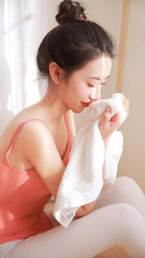 出轨时自命清高，离婚了哭什么小说